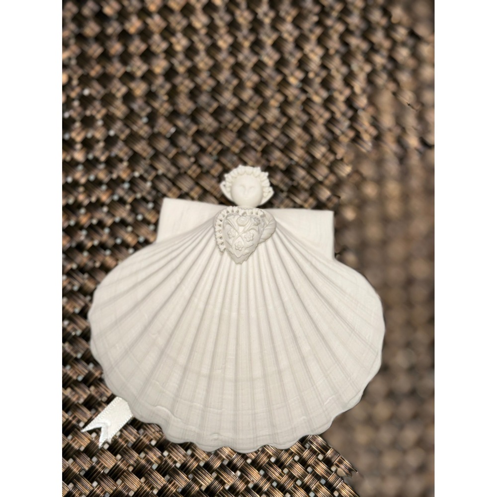 Margaret Furlong Love Angel 1999 Flora Angelica 5th Series Shell Ornament 4 Inch
